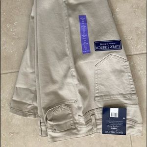 NWT Bandolino khakis, size 10 stretch, inseam 33”
